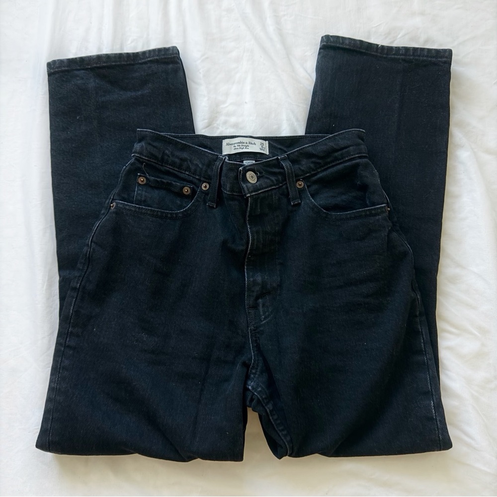 Abercrombie & Fitch The 90s Straight Ultra High Rise Curve Love Black Denim Jean